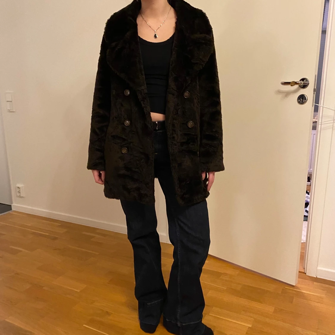 Brun fusk pälsjacka från New Look - 1