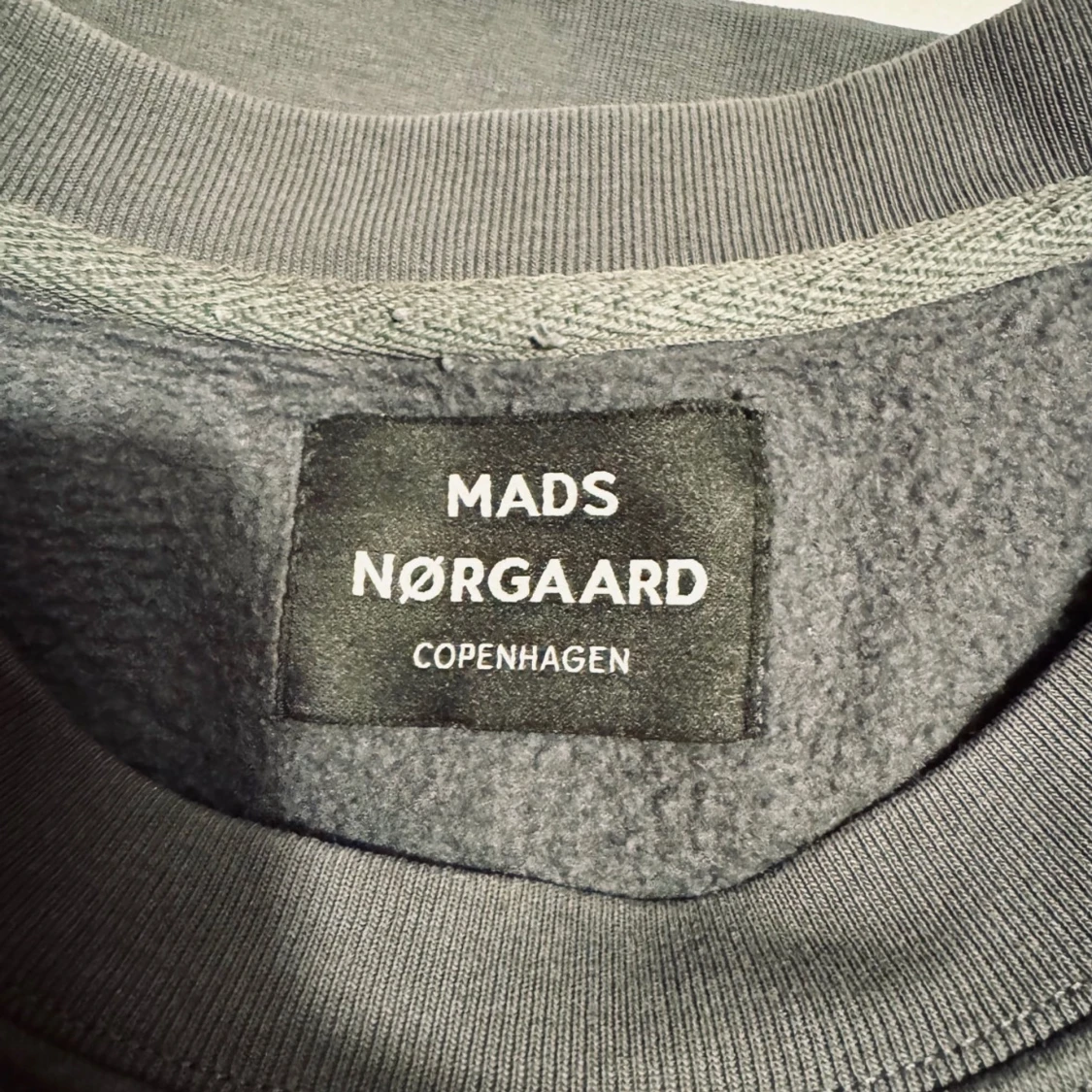 Mads Nørgaard grå sweatshirt - 2