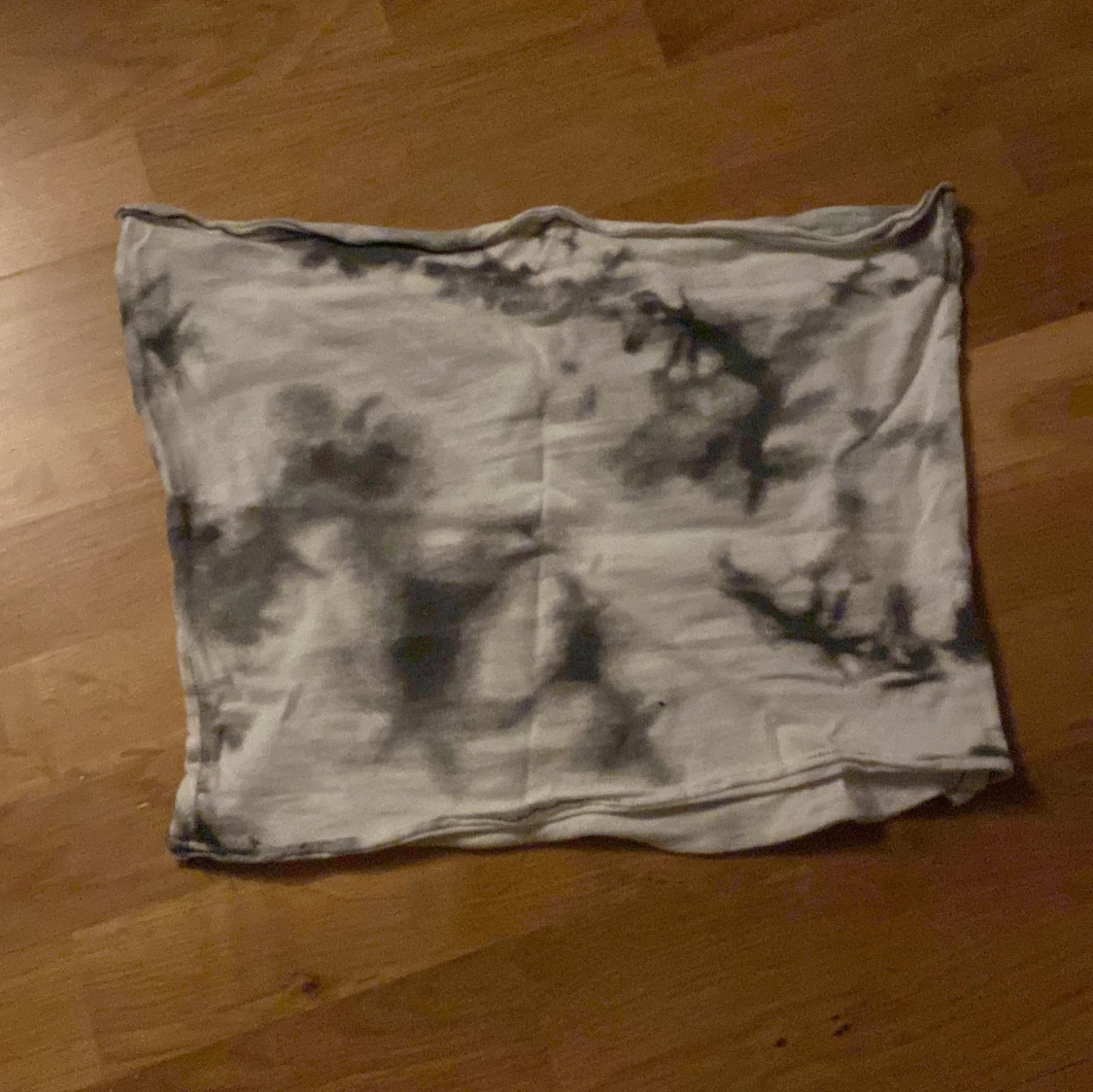 Grön och svart tubtop med fjärilsmotiv - 1