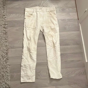Diesel jeans - Diesel jeans/sweatpants, i modell kroley. Inga fläckar eller större defekter. Säljer för att dom inte passar:) 