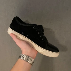 Lanvin skor - Ett par lanvins i mycket bra skick. Inga defekter och är riktigt stilrena. Skick 8/10😀