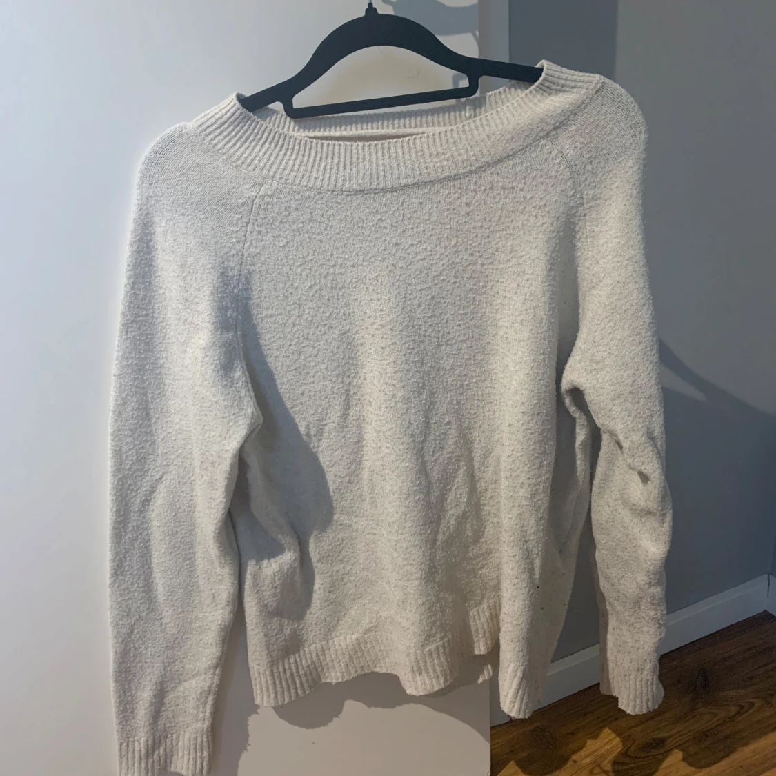 Vit/beige stickad tröja