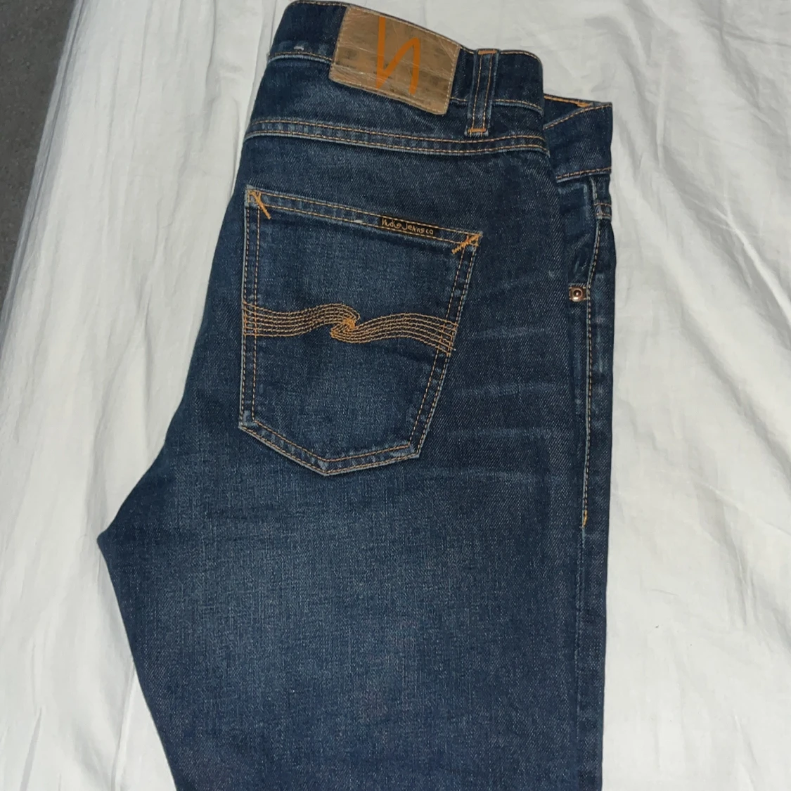 Mörkblå jeans från Nudie Jeans