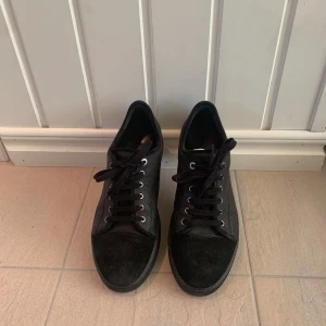 Lanvin skor - Ett par feta lanvin skor i storlek 44 i ett bra skick. Mitt pris 1299. 