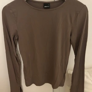 Långärmad tröja - Brun långärmad tröja från Gina tricot i bra skick