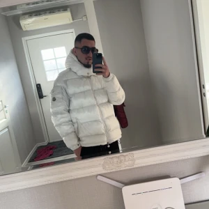 Moncler st 2 - Super fin o fräsch Moncler jacka i st 2