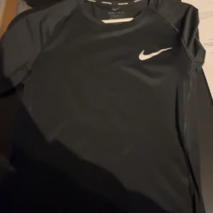 Nike Träning Tröja - Bra skick, hör av vid intresse 