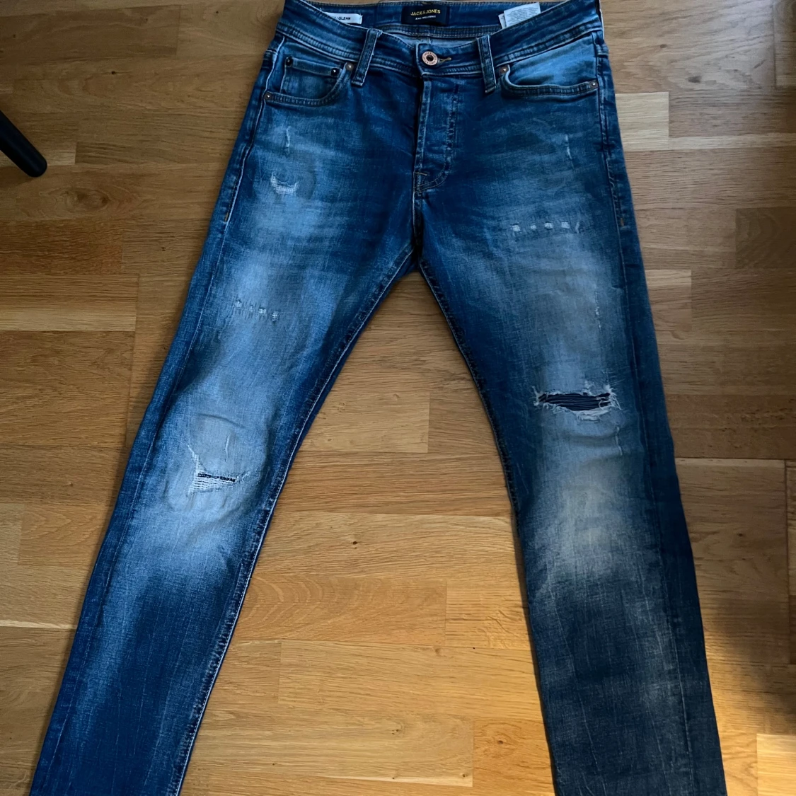 Jack and Jones jeans slitningar  - 90