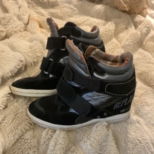 Isabel marant liknande skor - Från replay, liknar marant klackarna. Använd fåtal gånger