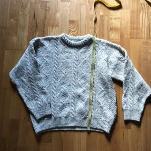 Vintage kofta  - Väldigt fin vintage kofta i bra skick. 