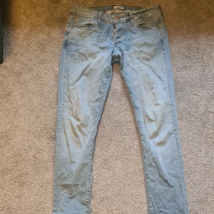 Jack&Jones jeans  - Jeans från jack & jones modellen heter Glenn.  Andvänt men fint skick Skriv vid frågor😊 Pris kan diskuteras!
