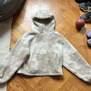 Memetra fleece - Söljer den hör memetra fleecen ny pris 1200kr pris kan diskuteras 