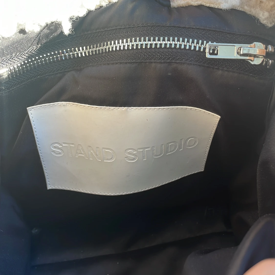 Svart och beige väska från Stand Studio - 90