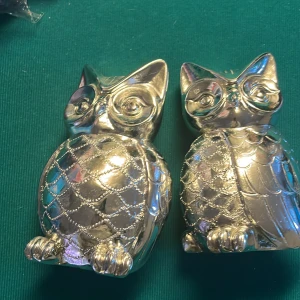 Inredning  - Ugglor 20kr/st eller båda för 30kr Älg/ren 15kr  Mini glas 10kr