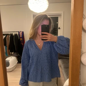 Blå blus - Så fin blå blus från h&m💗 aldrig kommit till användning!
