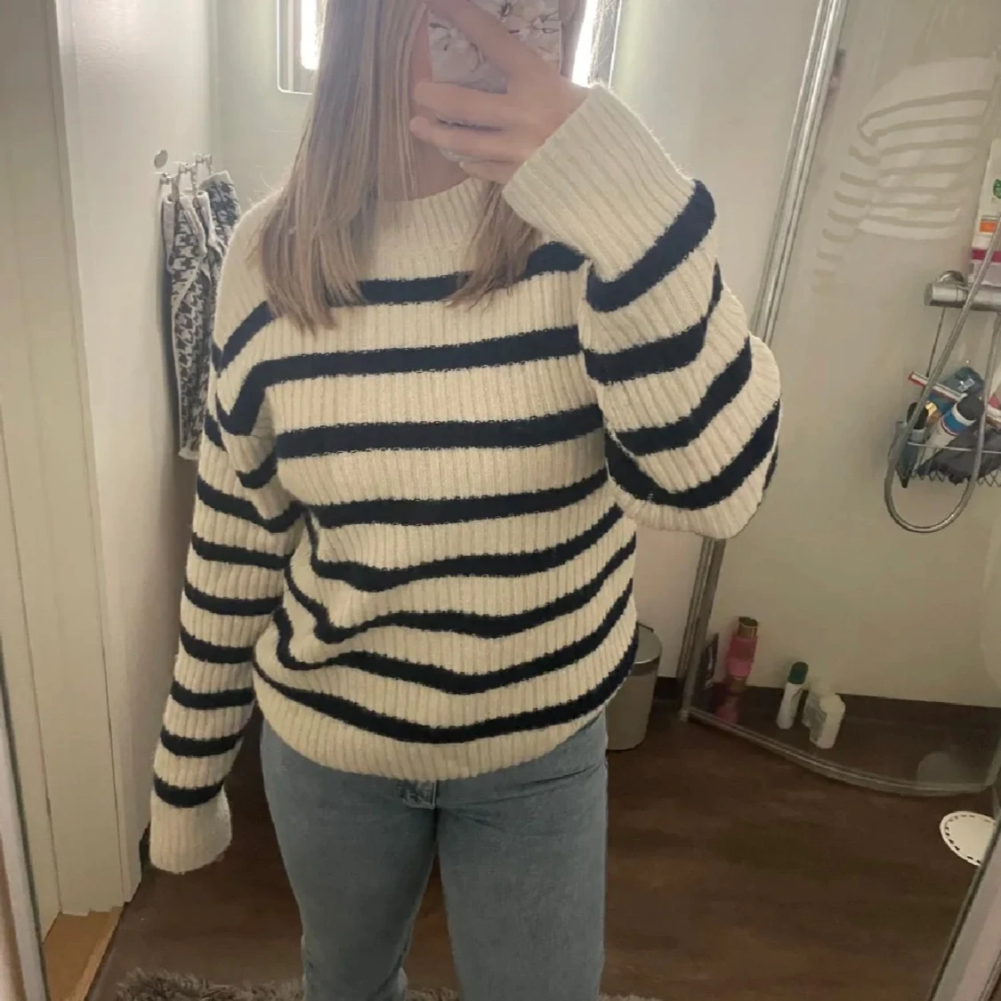 Randig stickad tröja