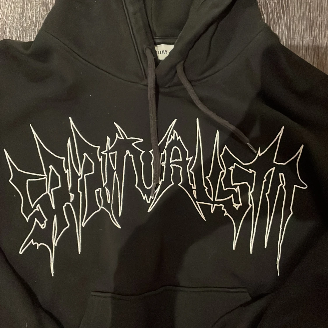 Svart hoodie från Weekday - 90