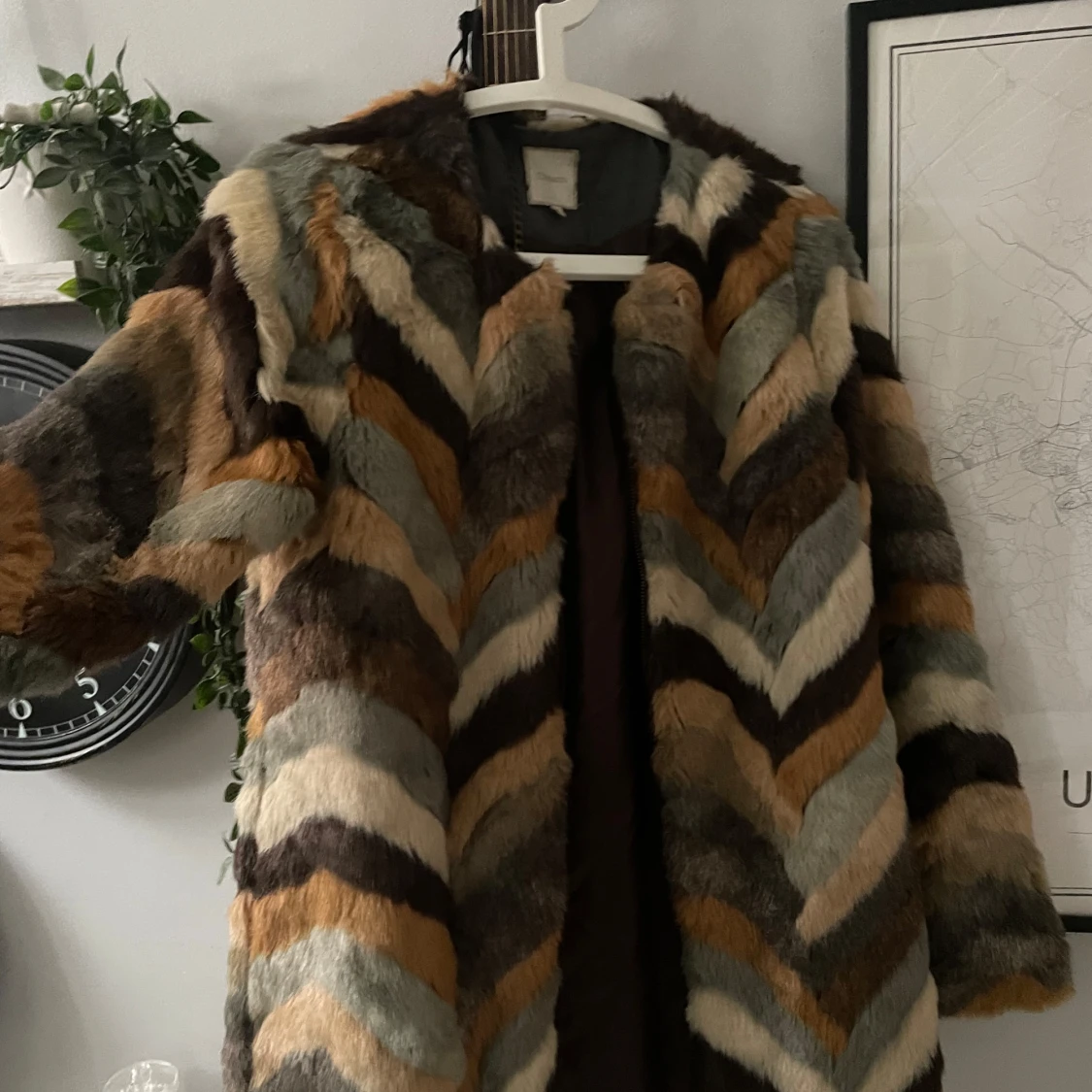 Flerfärgad pälsjacka - 90