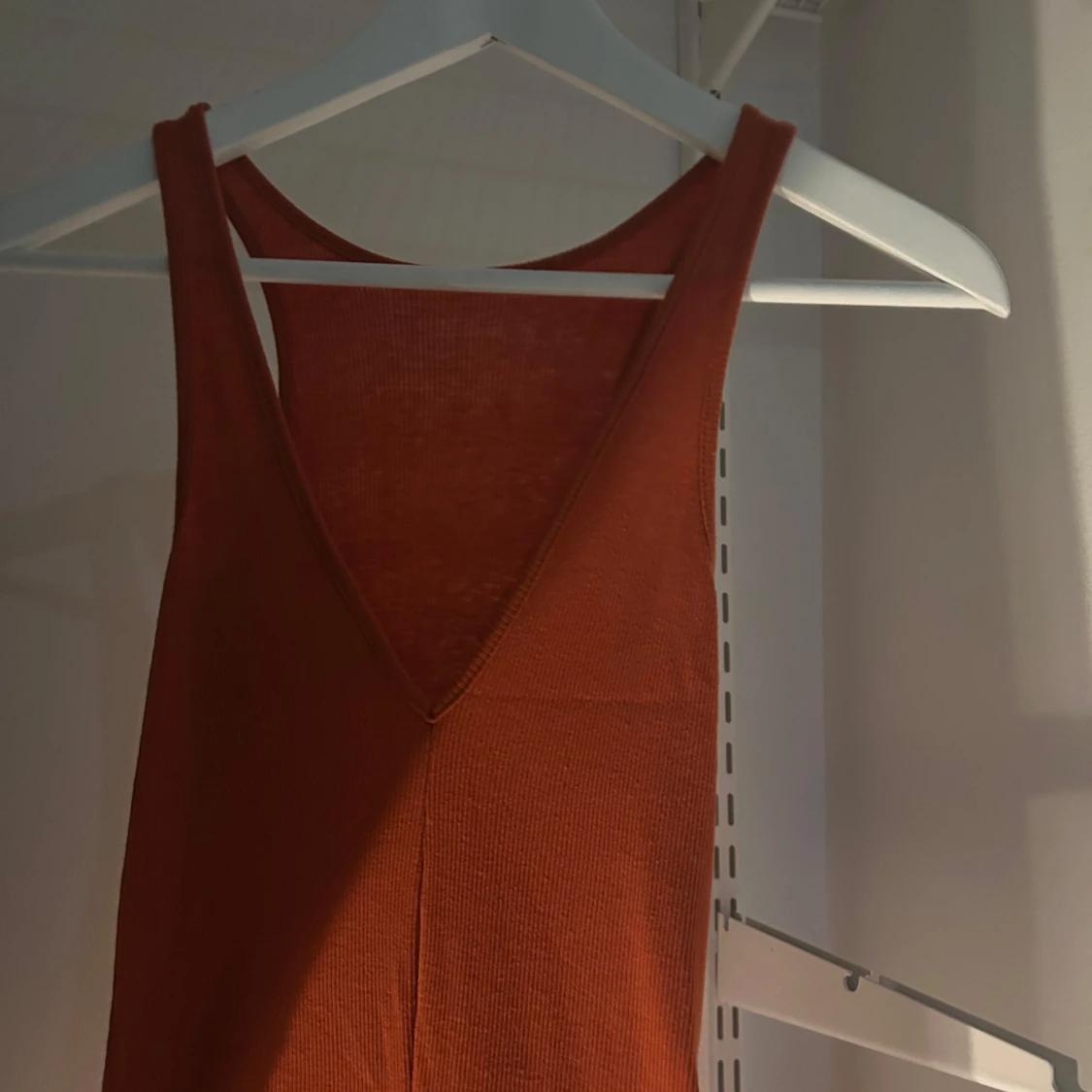 Orange ärmlös klänning - 90