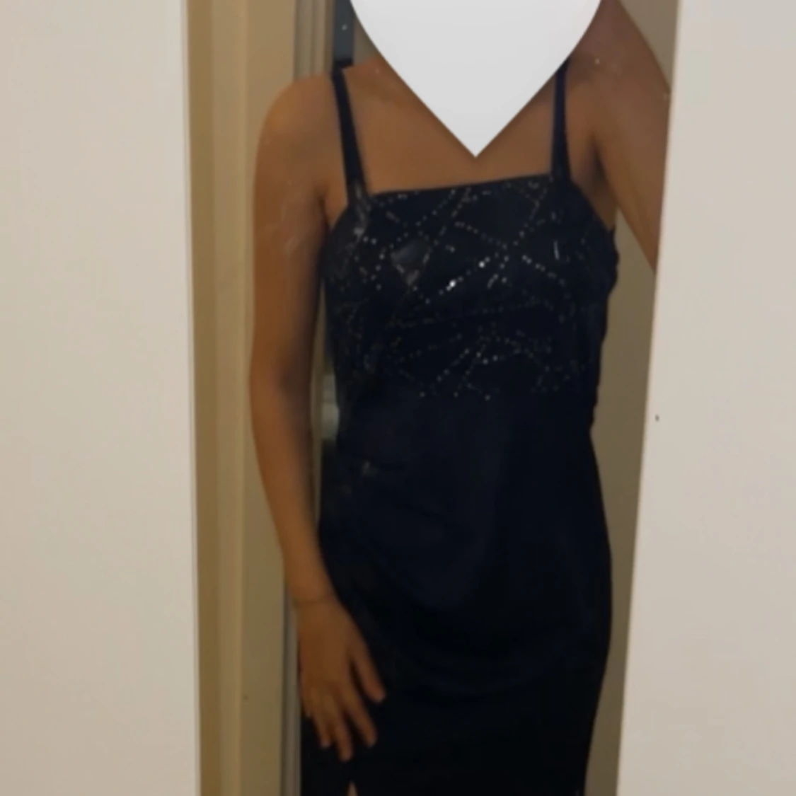 Svart glittrig långklänning - 90
