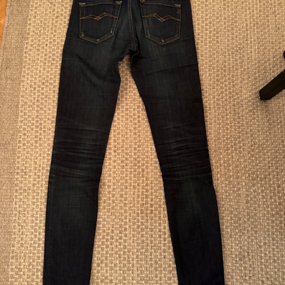 Mörkblå jeans från Replay - 90