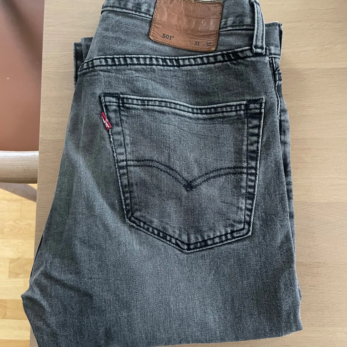 Levi's 501 gråa