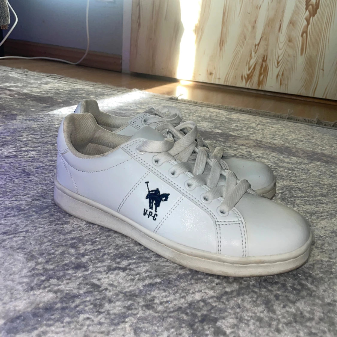 Vita sneakers från Vinson Polo Club - 1