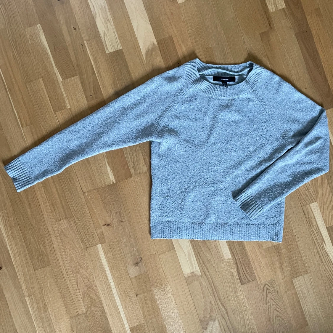 Grå stickad tröja från Vero Moda - 1