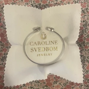 Silverarmband Caroline Svedbom - Supersnyggt Caroline Svedbom armband! Superbra skick💕