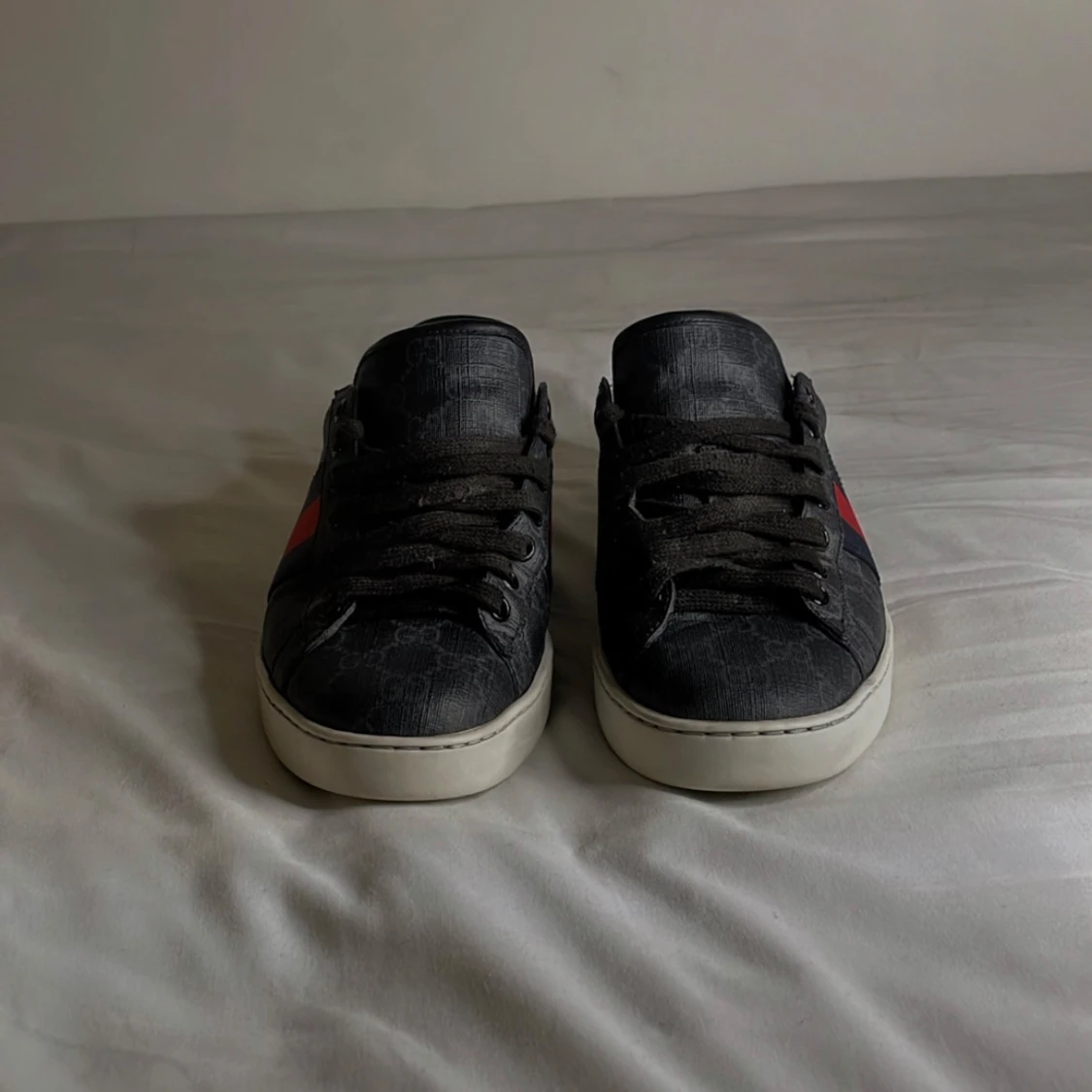 Svarta gucci ace sneakers - 1
