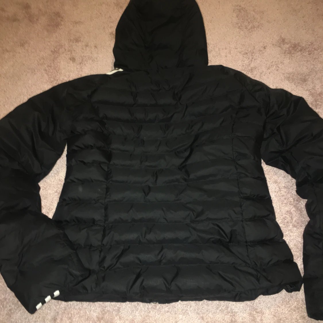 Svart dunjacka från Adidas stl 36 - 2