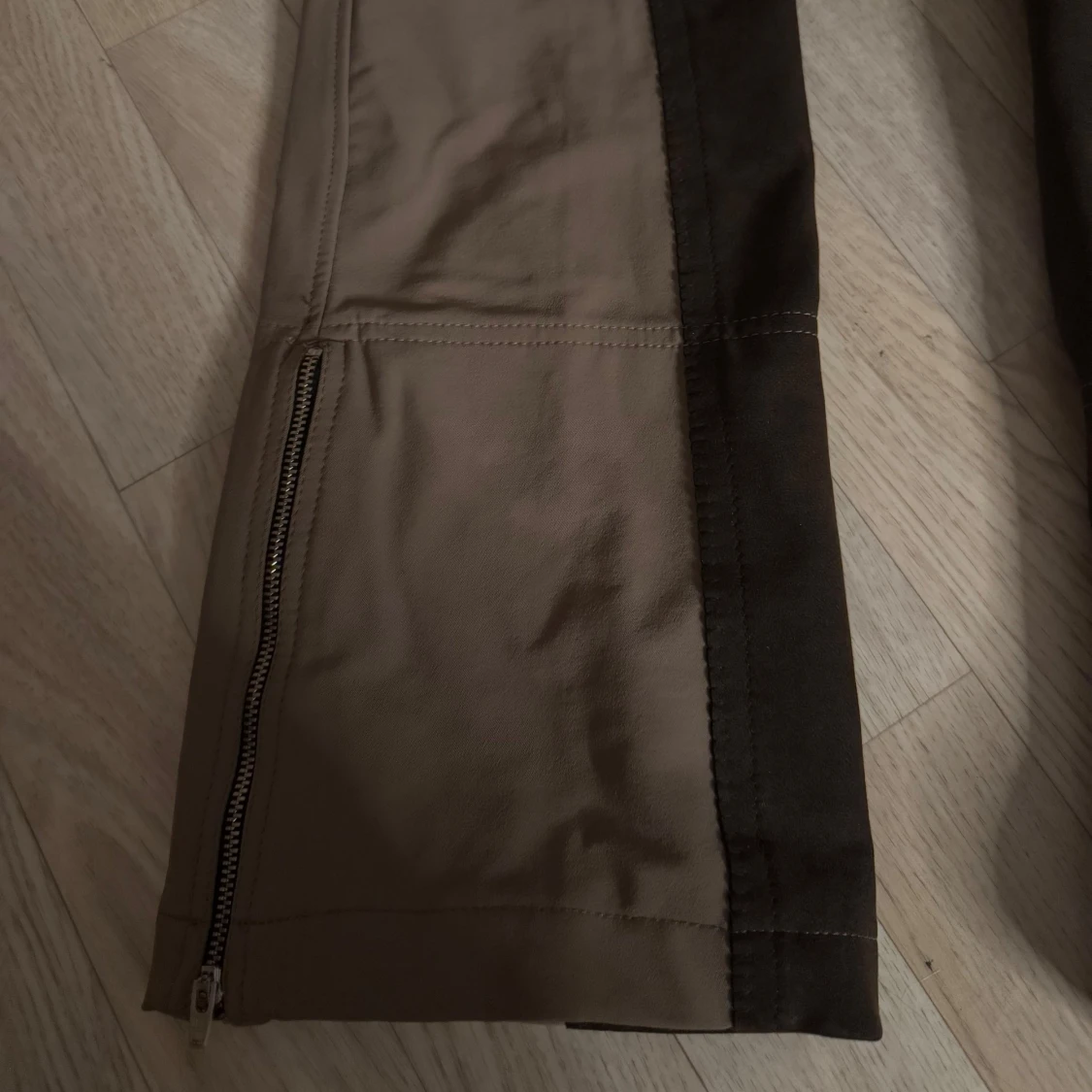 Bruna ridbyxor med dragkedja bootcut - 1