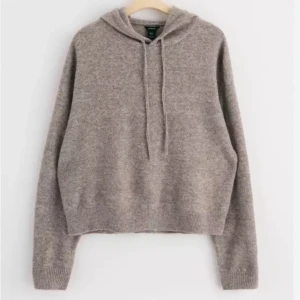 Lindex stickad hoodie - Säljer denna supermysiga stickade hoodien från Lindex!🥰😍Skriv vid frågor, priset kan diskuteras vid snabb affär💕