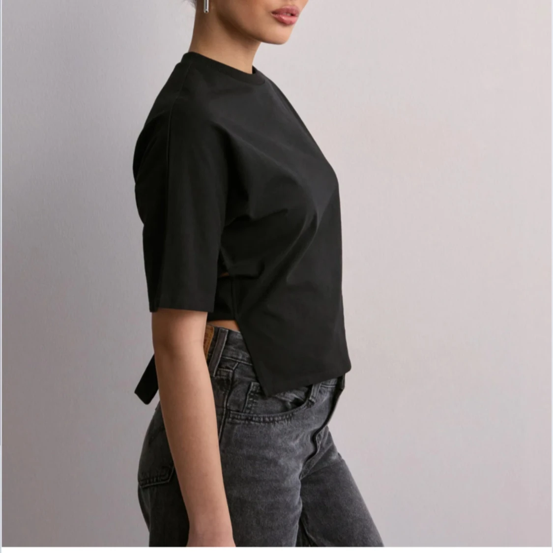 Svart knytbar topp från Nelly - 1