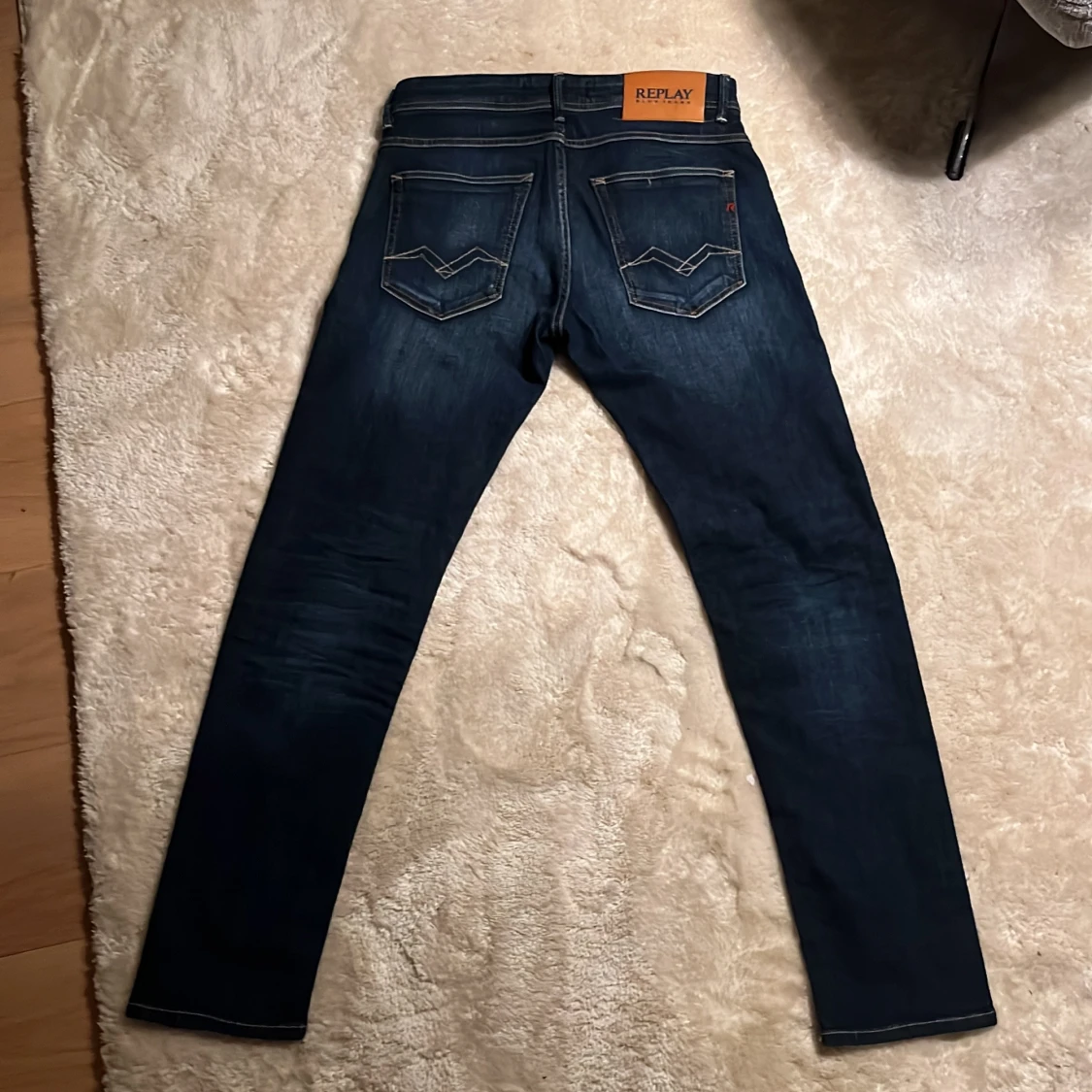 Mörkblå jeans från Replay  - 1