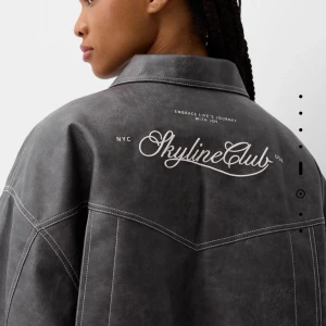 grå jacka, lätt isolerad. storlek m - grå jacka, lätt isolerad. storlek m