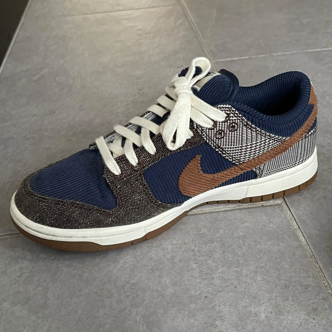 Nike Dunk Low Midnight Navy and Ale Brown - 3