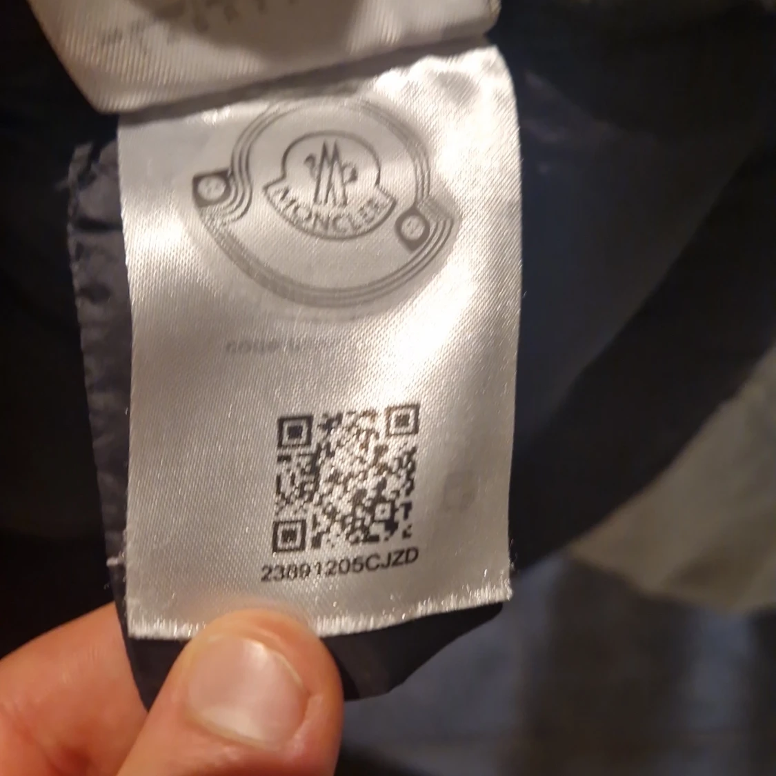 Svart pufferjacka från Moncler - 3