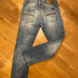 Nudie jeans - Ett par riktigt feta jeans med snygg tvätt, 9/10 skick.