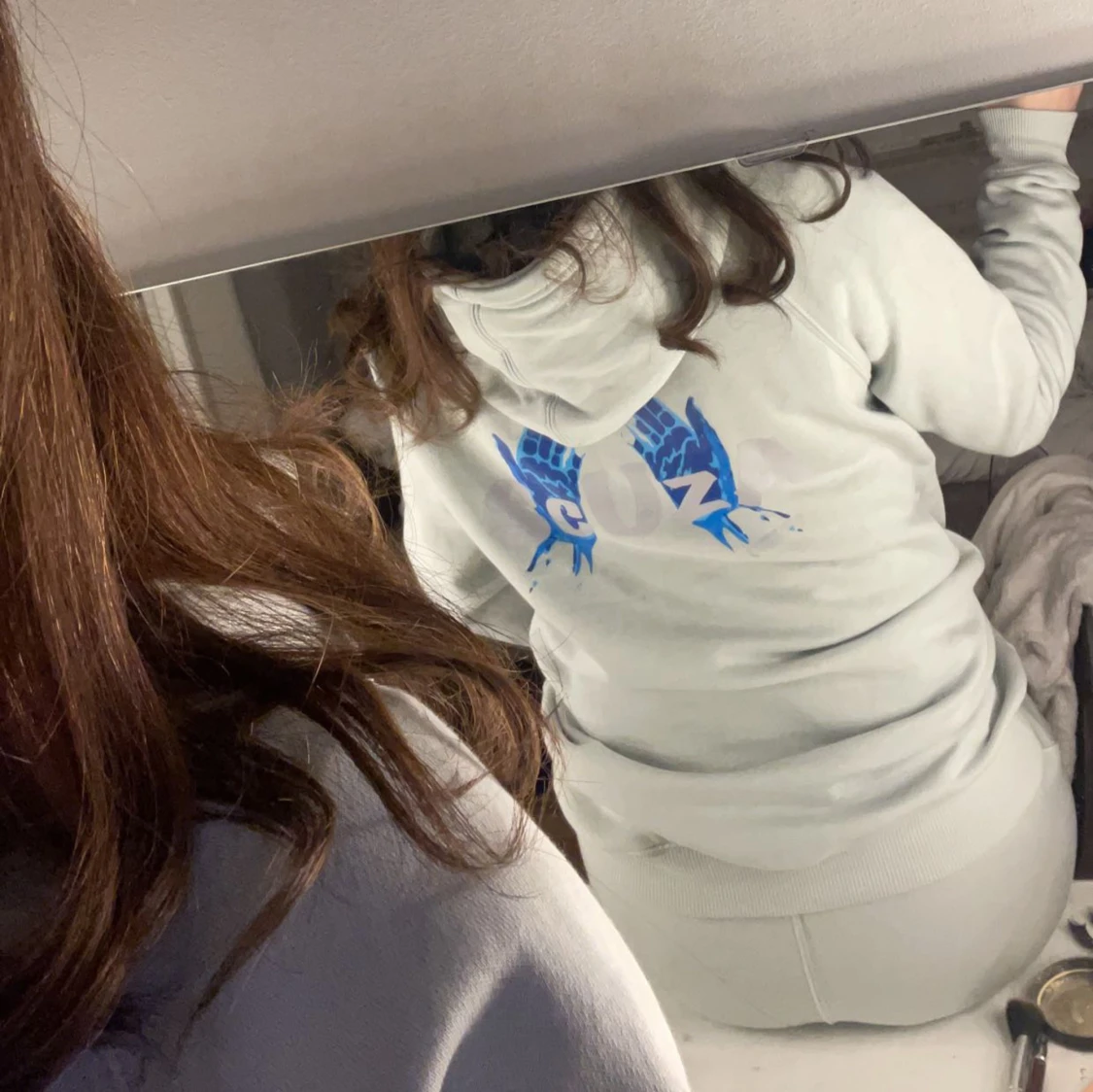 Vit hoodie & byxor (sett) med blått tryck från Scuza - 1