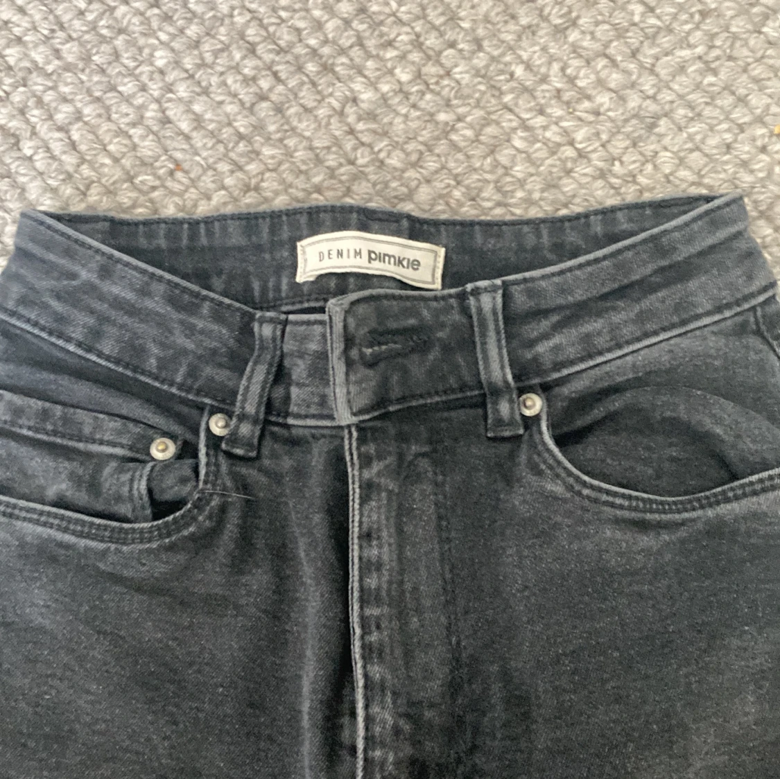 Gråa jeans från Pimkie - 90