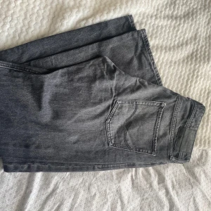 Jeans  - Jack & Jones byxor i bra skick