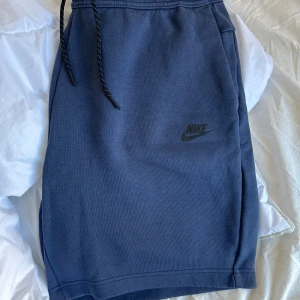 Nike tech fleece kortbyxor - Bra skick. OBS! Kortbyxor