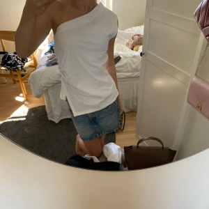 One shoulder topp - Jättefin topp, aldrig använd🌸
