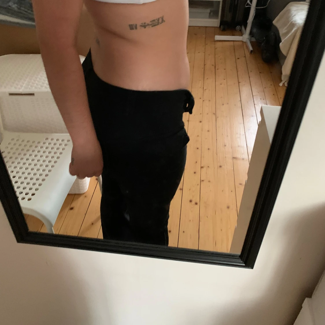 Svarta mjukisbyxor - 28