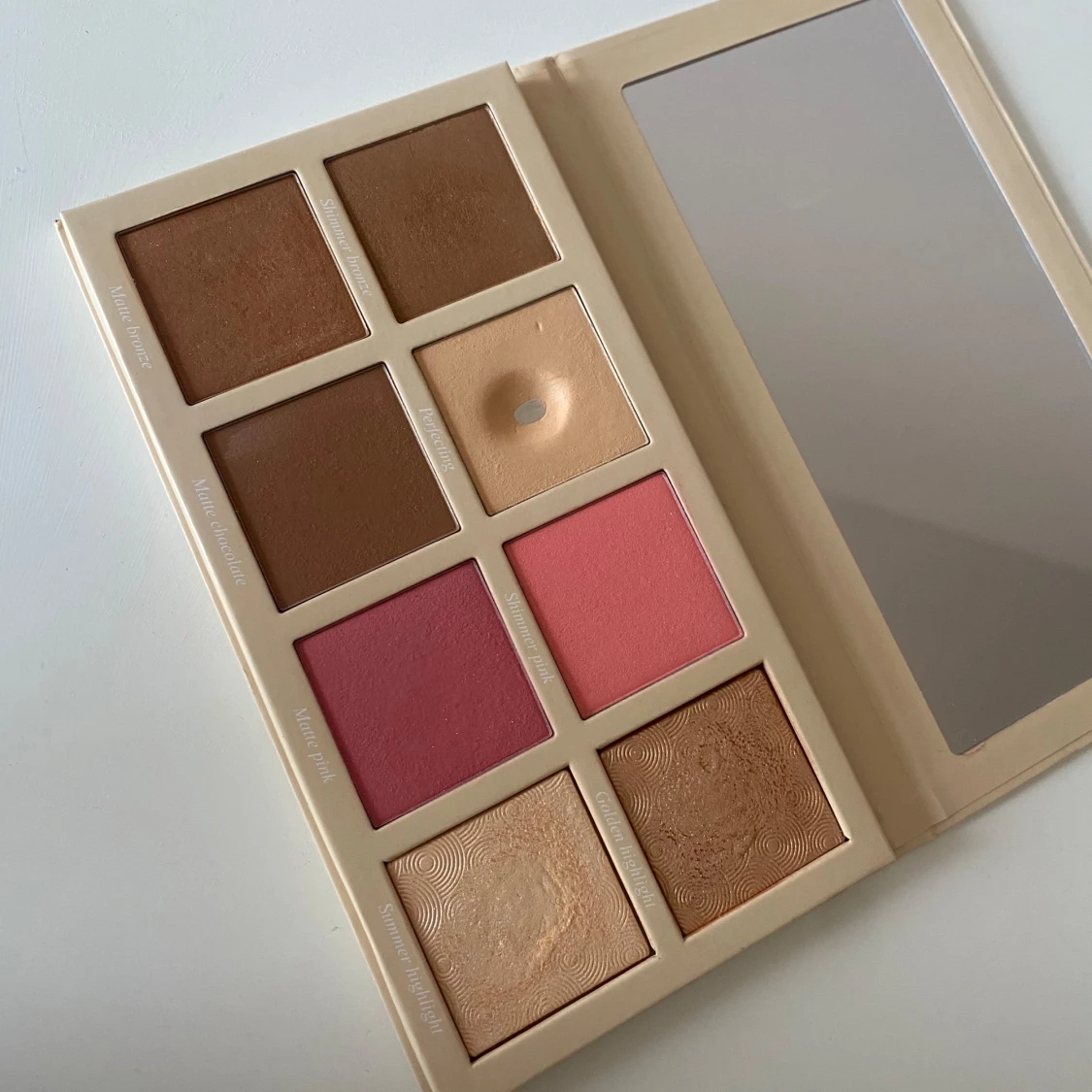CAIA summer multi use palette - 90