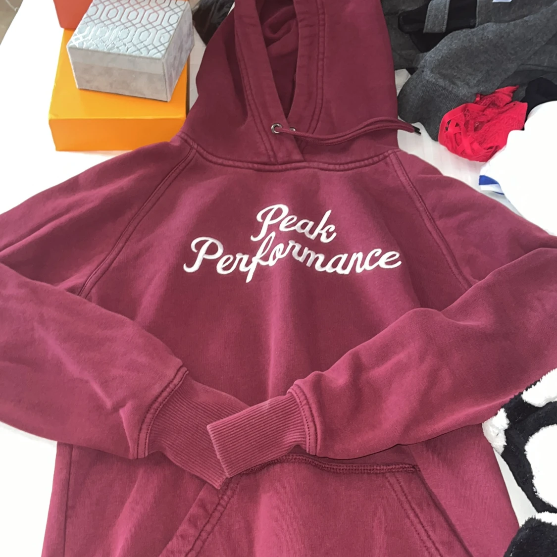 Peak performance hoodie - 90