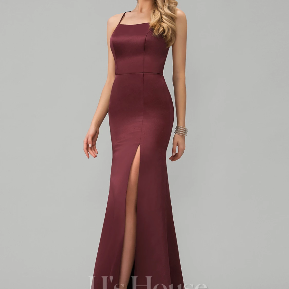 Svart långklänning med öppen rygg - 91