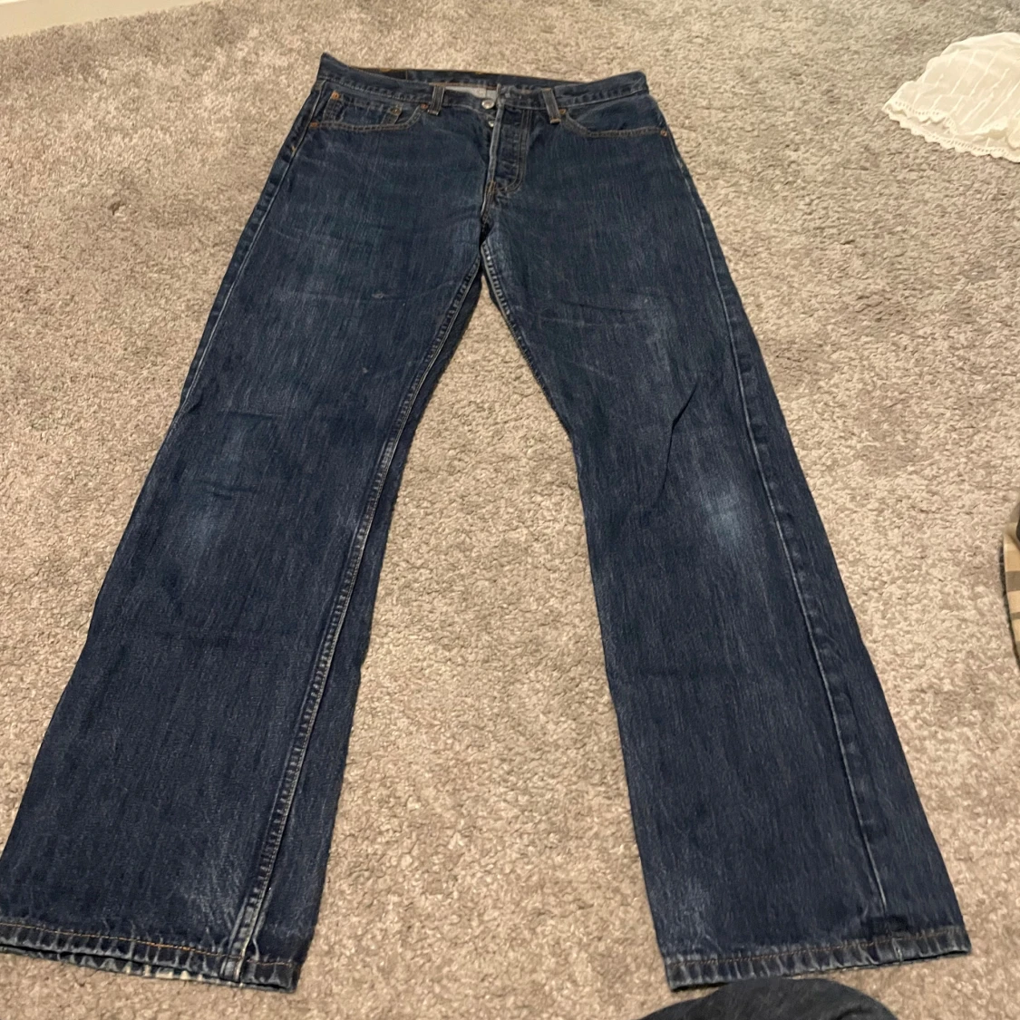 Levi's 501 jeans i mörkblå denim - 91