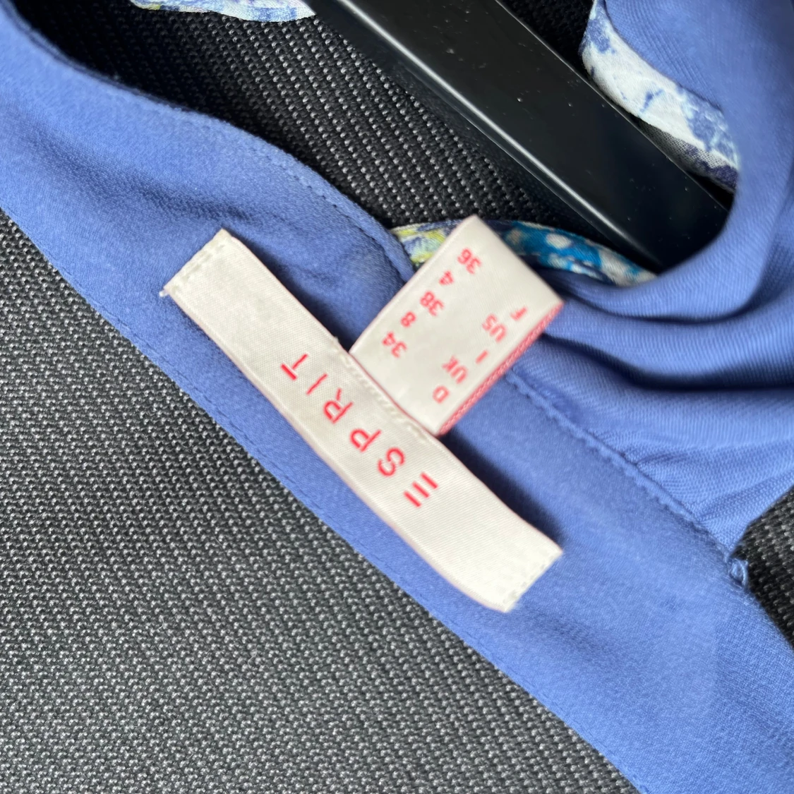 Blommig klänning från Esprit - 3